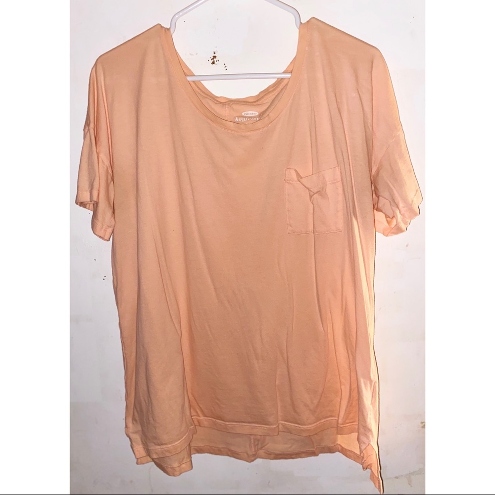 Old Navy peach boyfriend tee